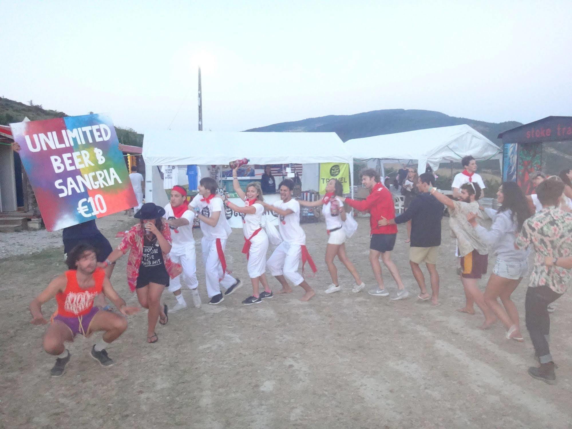 Pamplona Camping Hotel Aizoain ภายนอก รูปภาพ